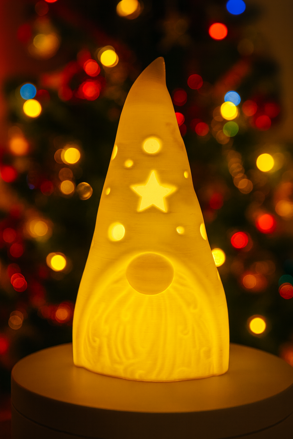 Новорічний світильник “Гном” — 3D-друкований декор із теплим світлом | Dizzy3D