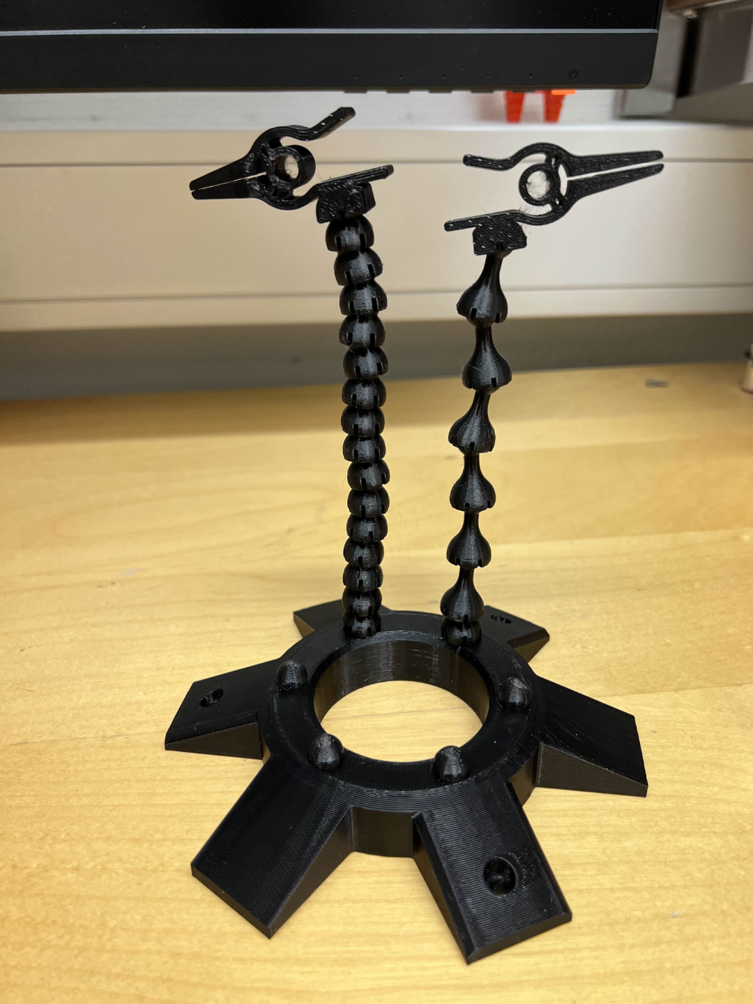 Третя рука для пайки — незамінний помічник для точних робіт | Dizzy3D - Зображення 3