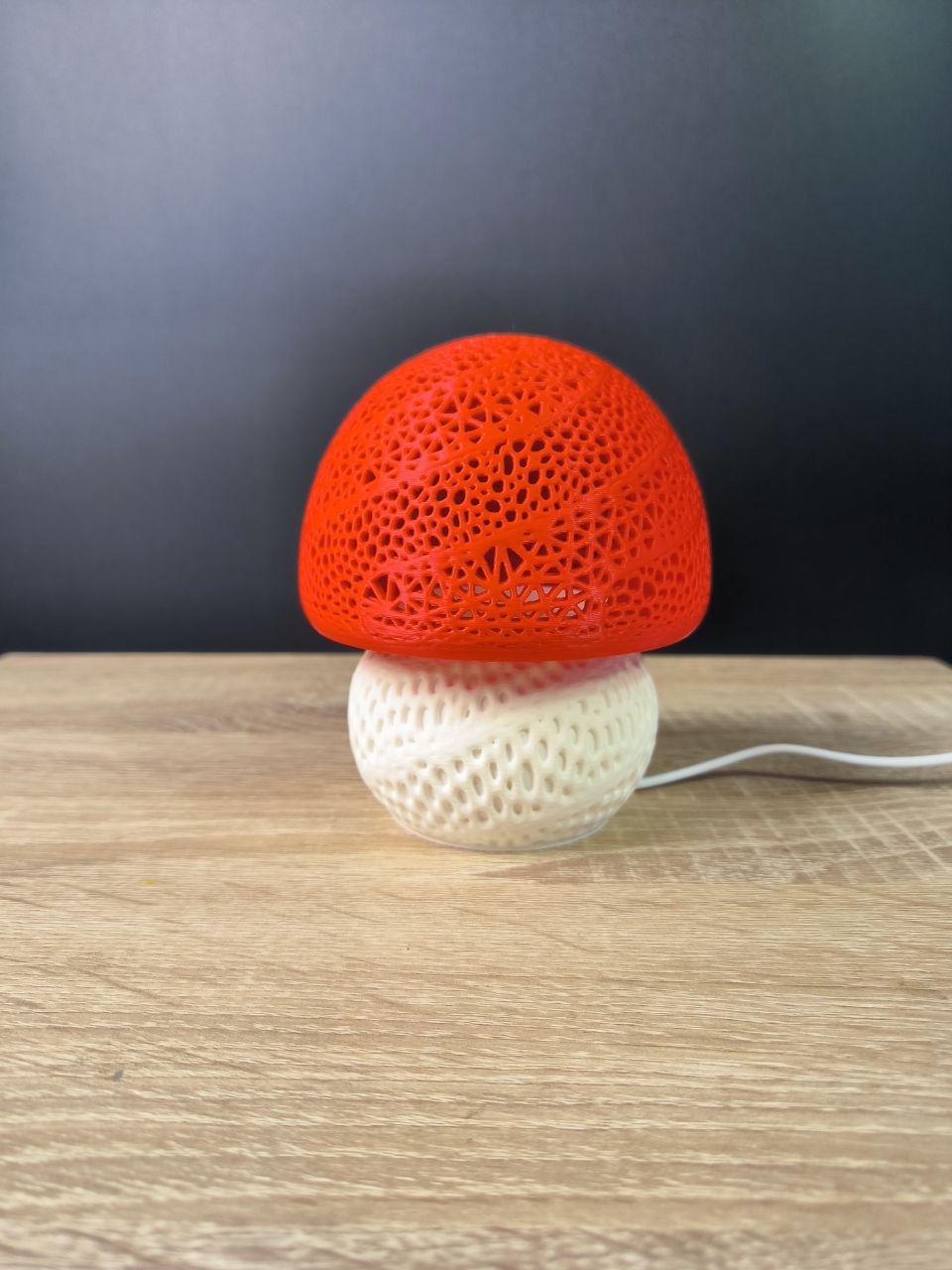 Світильник Мухомор — 3D Друк, USB Нічник із Регулюванням Яскравості | Dizzy3D - Зображення 4